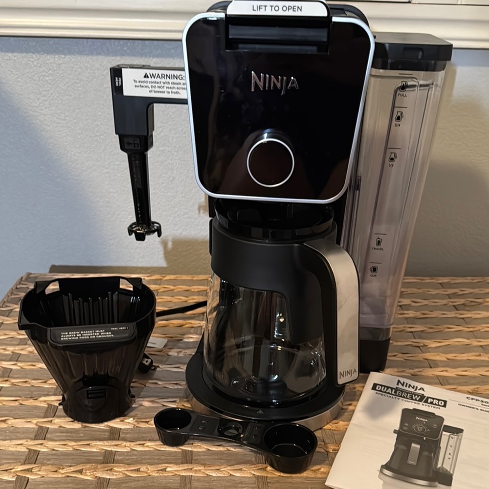 Ninja CFP500 Series regular or specialty Coffee Maker in Black - Picture 3 of 6